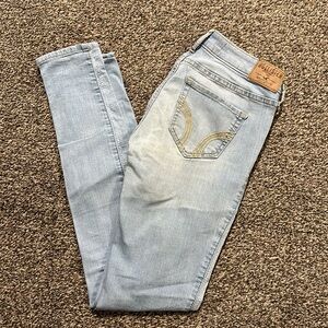 HOLLISTER light wash super skinny 3R